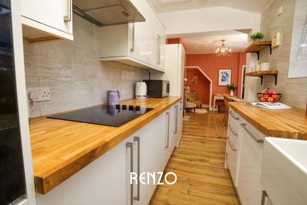 Inviting 3-Bed Home In Lincoln By Renzo, Stunning Design, Close To Lincoln Cathedral! Exterior foto